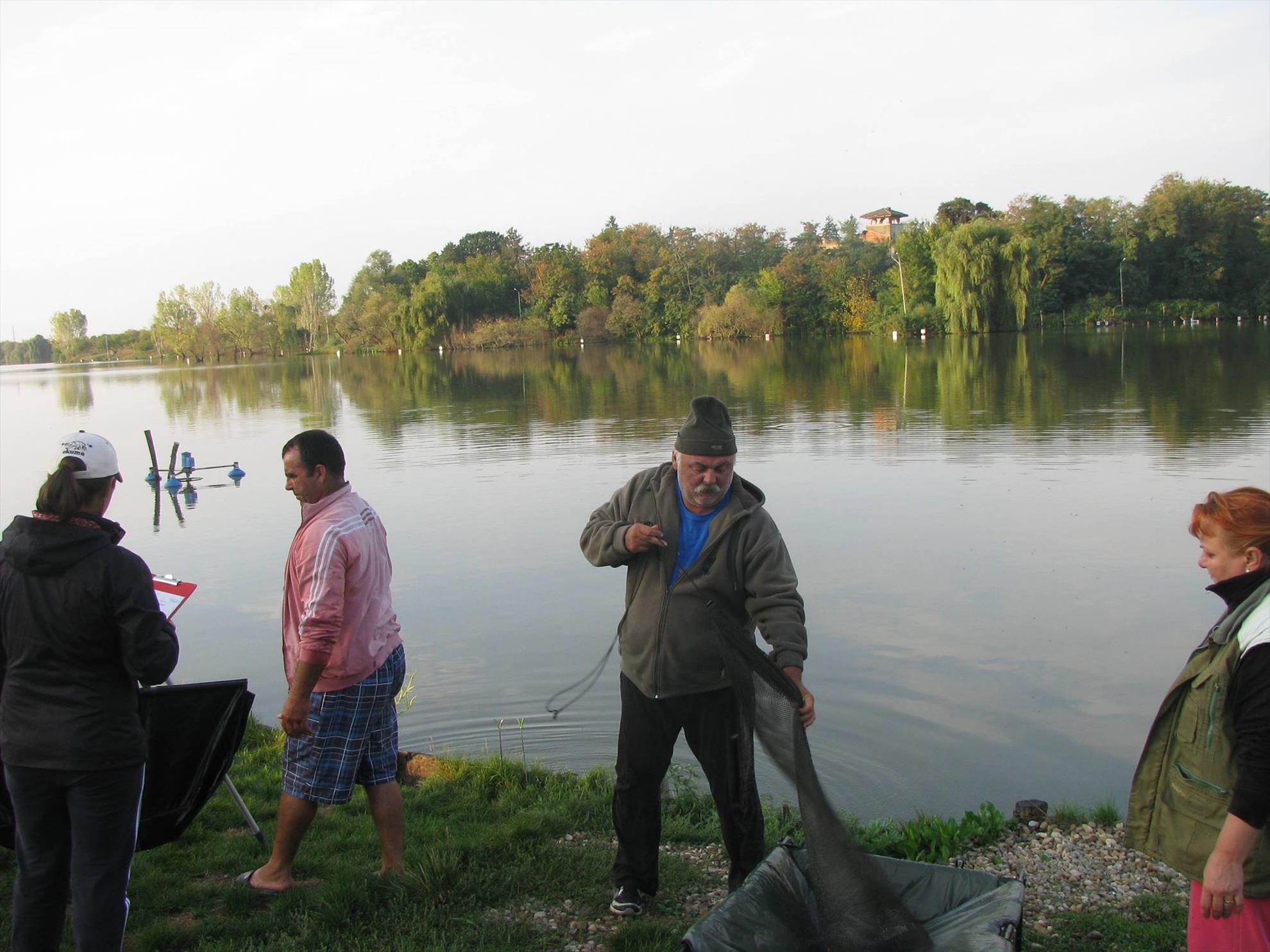 Cupa Carpbook 4 - 1208520310190800314456891132648474o.jpg