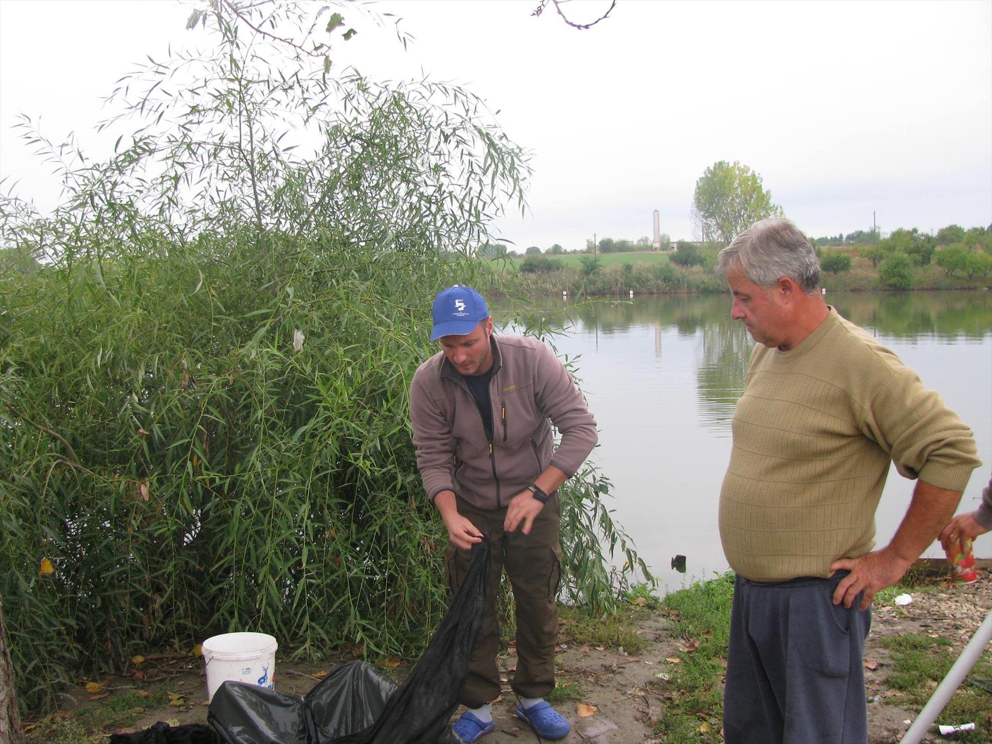 Cupa Carpbook 4 - 1211924510190799481123641206511059o.jpg