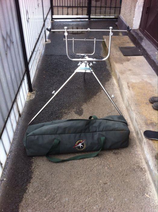  - 9503925221000x700suport-lansete-amiaud-peche-din-inox-fotografii.jpg