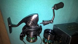 Mulineta spinning Shimano Twin Power 2000 ca noua