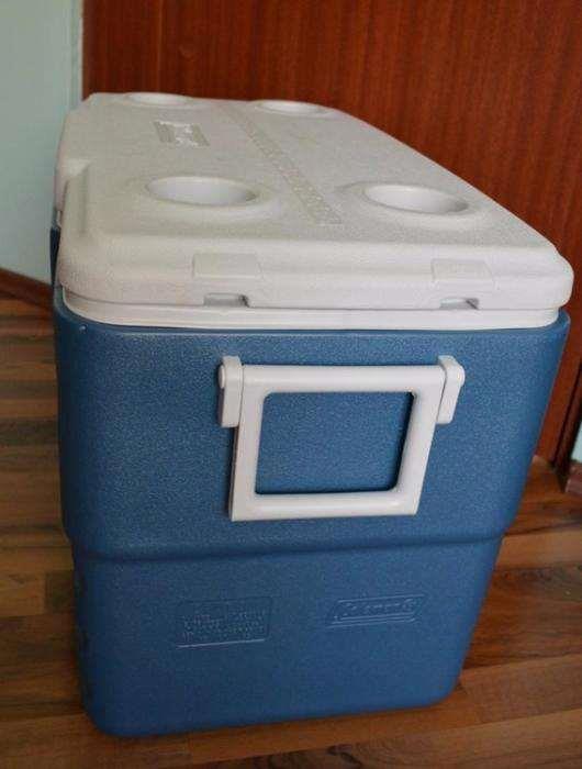  - 18455387131000x700lada-frigorifica-coleman-cooler-52-quart-extreme-5-days-aparate-frigorifice.jpg