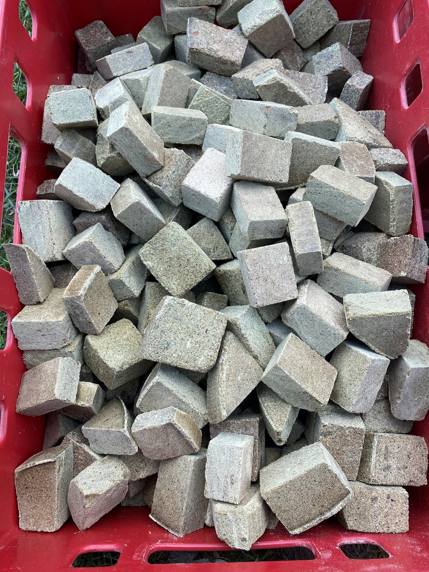  - 3872A83EB95040A1B3401F41C3A18284.jpg