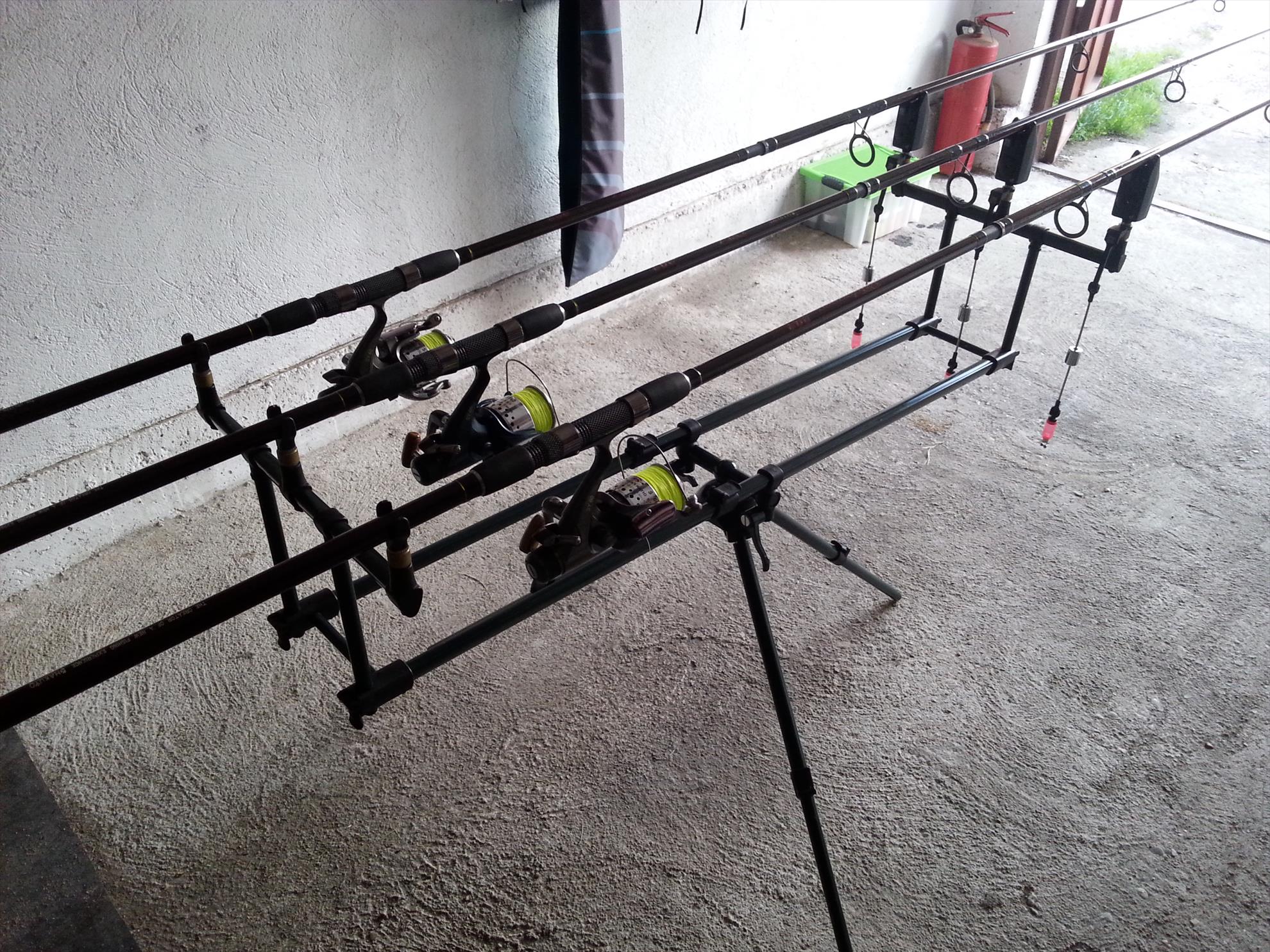 Vând Set pescuit la CRAP 1000 Lei