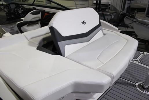  - monterey-214ss-bed.jpg