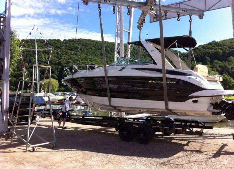  - crownline-280-cr-crane.jpg