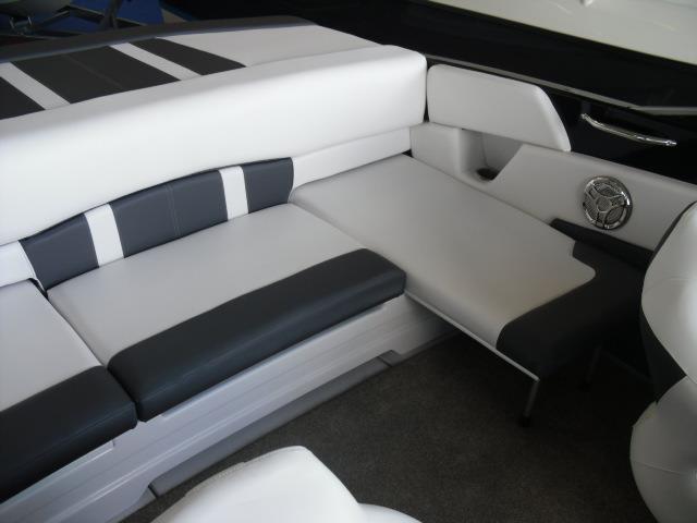  - glastron-gt-205-schwarz-40.JPG