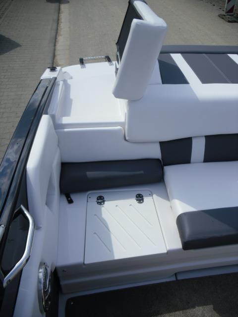  - glastron-gt-205-schwarz-48.JPG