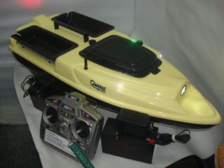 Navomodel de plantat, barcuta de nadit cu telecomanda, marca Cam