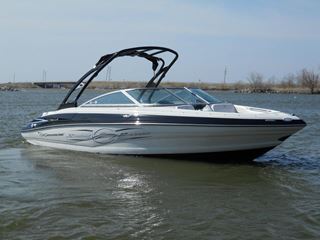 Barca Crownline 215 SS Waketower, model 2012, pret redus
