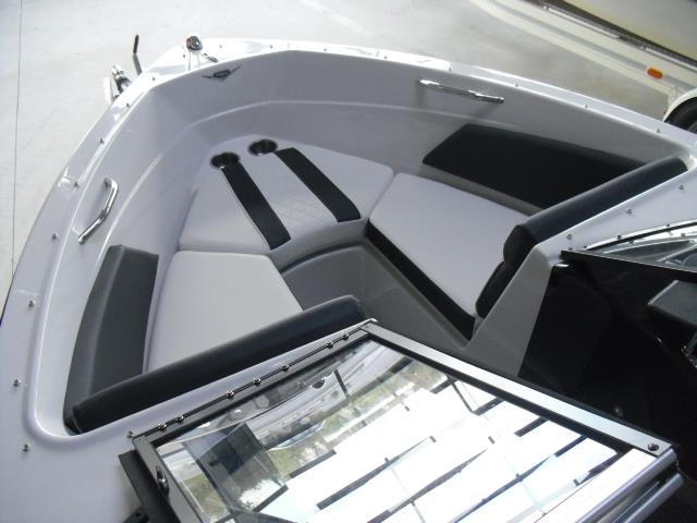  - glastron-gt-185-32.JPG