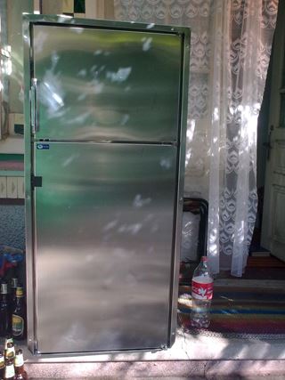Frigider cu alimentare 12v/24v de 240L inox
