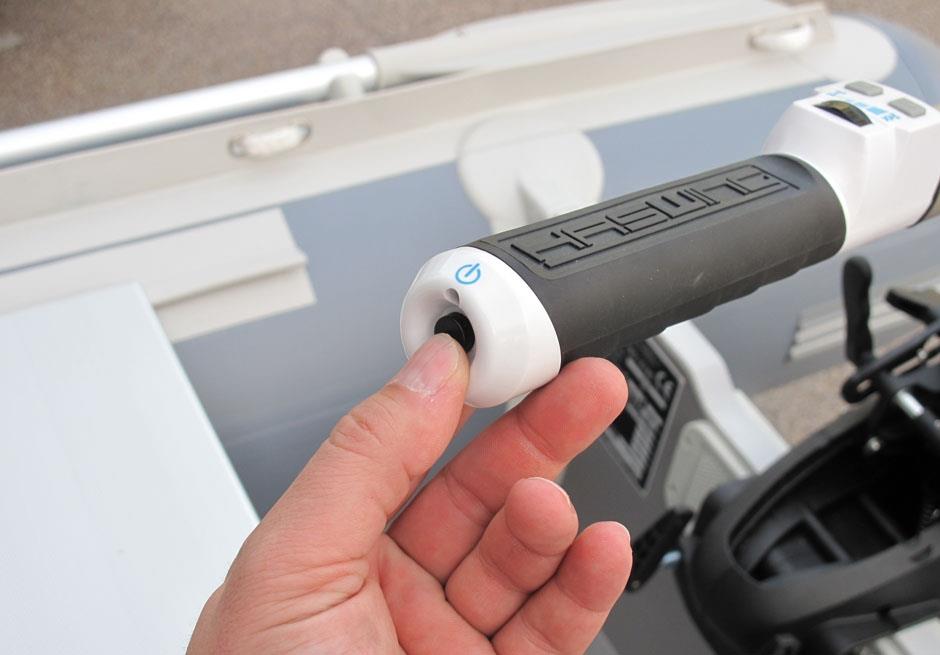  - Buton ON-OFF pozitionat pe maneta