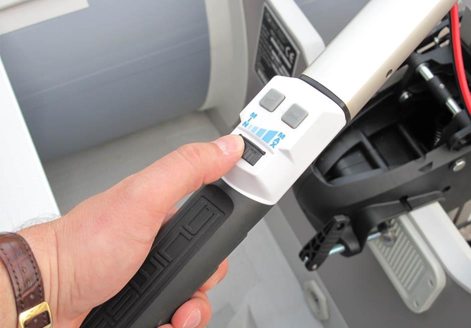  - Reglarea vitezei se face de la minim la maxim in mod continuu- buton tip reostat