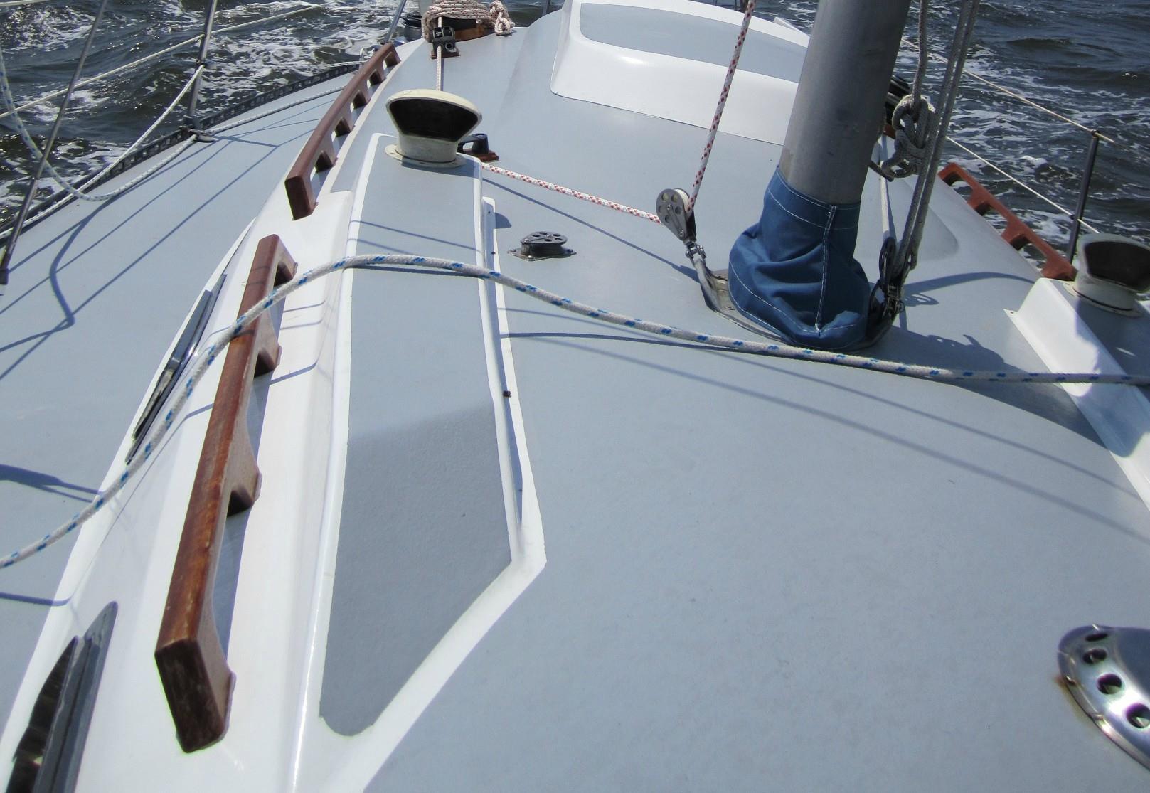  - interdeck-sail1.jpg