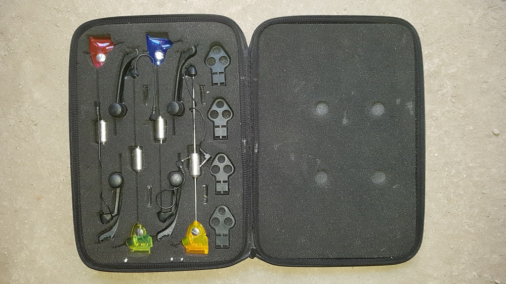 Set 4 swingeri FOX illuminated cu gentuta