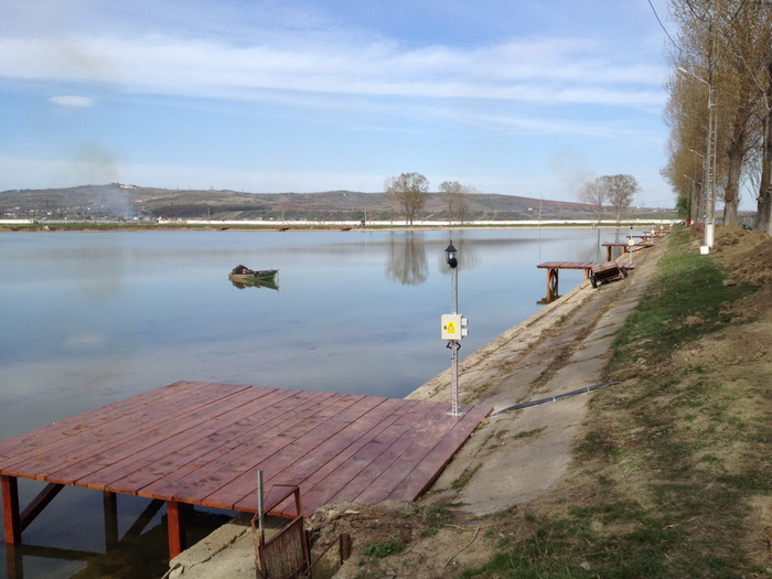 Lac Pleasa - pontoane_04.JPG