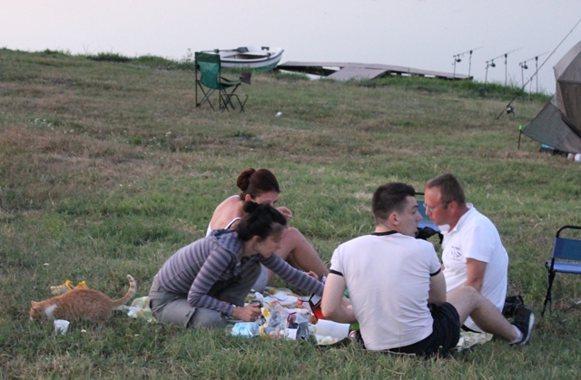 picnic de familii.JPG