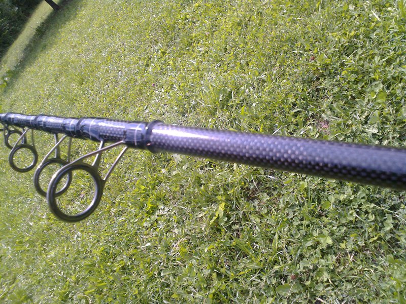 blank carbon impletit, nu e holograma
