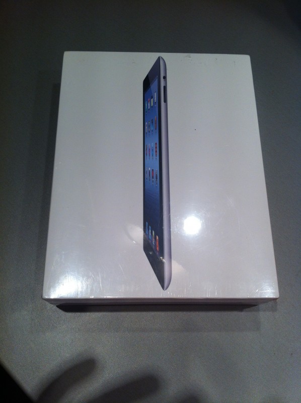 apple-ipad-3-16gb-4g-wifi-sigilat-cutia-sigilata-negru-2399lei--04942bd0.jpg
