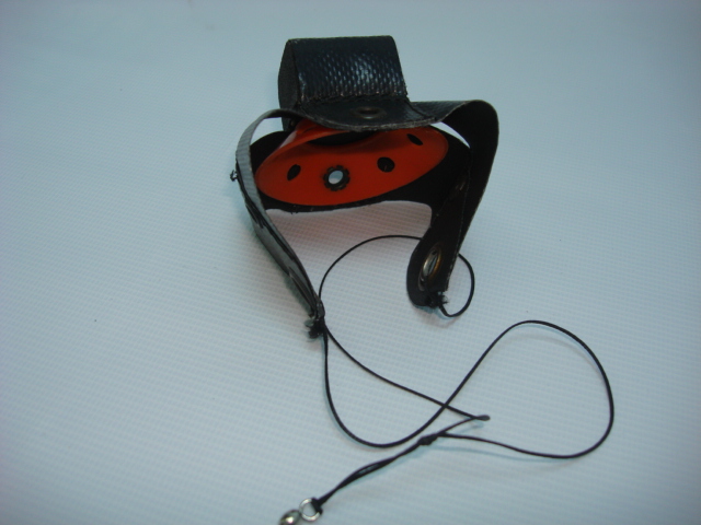 10. Cupa de nadire din piele = 15lei