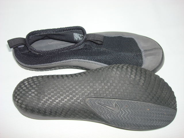 23. Espadrile scafandru Nike marimea 41 cu talpa groasa, pentru intrat in apa = 50lei