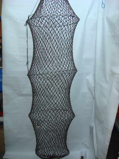 22. Juvelnic din plasa groasa si cercuri metalice 2m = 30lei