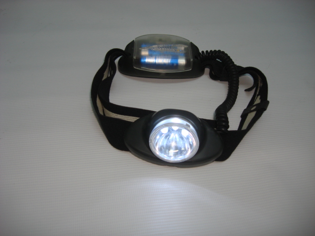 Lanterna de cap cu 3 baterii noi Varta incluse= 20lei