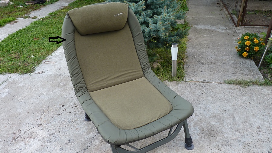 IN LOCUL INDICAT ARE O MICA ARSURA CU CIRCUMFERINTA UNEI PASTE DE PIX DE LA O SCANTEIE LUATA DE VANT BANUIESC . NU ESTE FOARTE VIZIBILA DE ACEEA NICI EU NU STIAM DE EA DAR MI SE PARE CORECT SA VA AVERTIZEZ DUPA CE AM OBSERVAT-O !