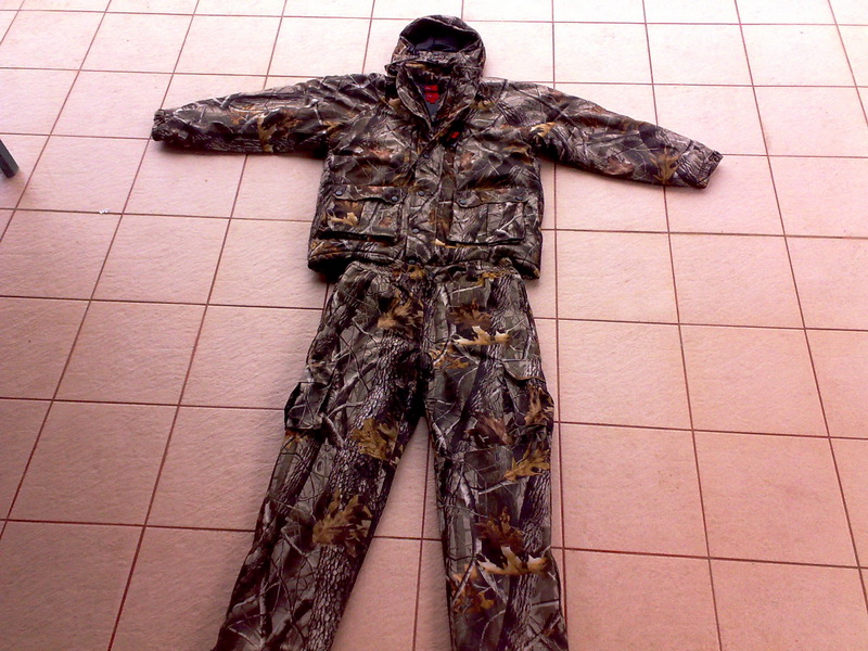 costum vanatoare