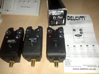 Cel rosu este modelul cu cutia!!