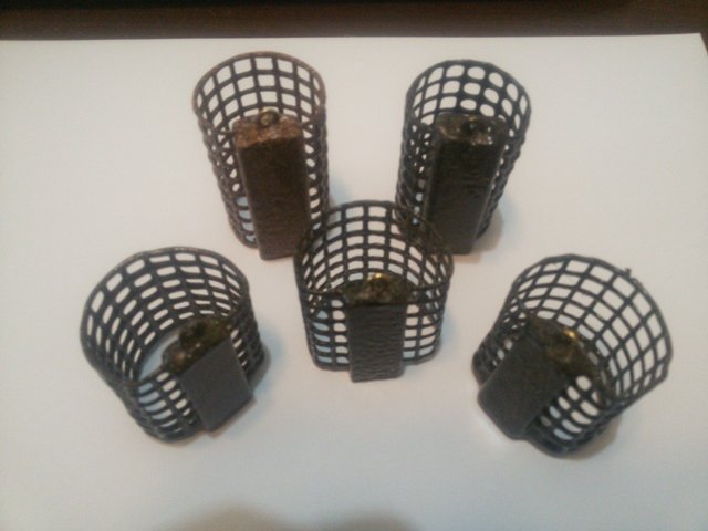 cosulete feeder rau 2.jpg