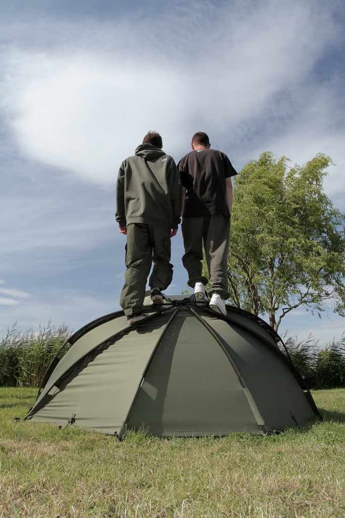 nash-titan-brolly-as-3.jpg